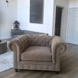 New Oversized tufted accent chair