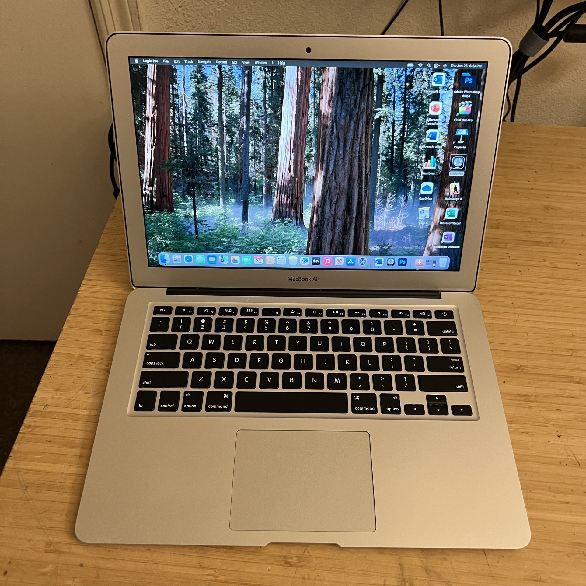 LOADED Apple MacBook Air 13” Laptop Computer / i5 / 256GB SSD / macOS Sequoia 15.5 / New Battery / Logic, Office, Photoshop, More!