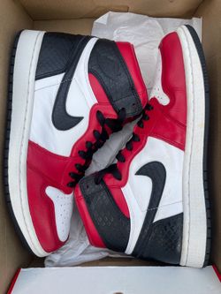 Jordan 1 Retro High OG Satin Snake Chicago