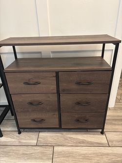 6-Drawer Dresser with Top Shelf