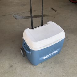 Igloo Cooler Like New 