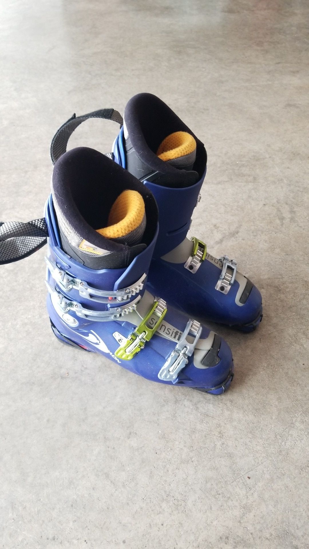Solomon Xwave 8.0 ski boots size 13