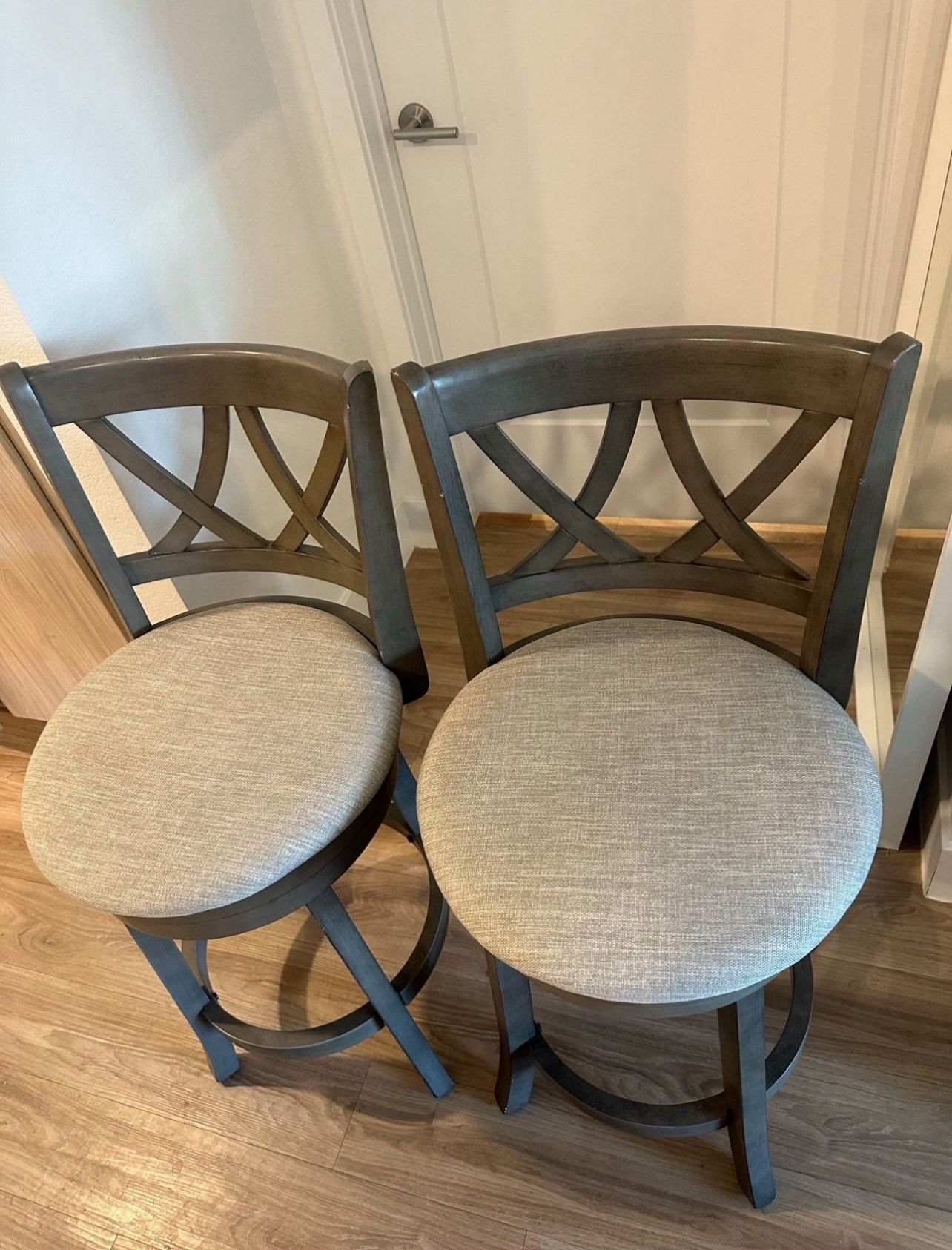 Swivel Bar Stools