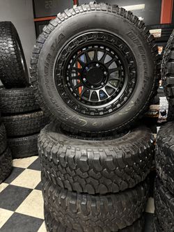 Bendo Un Set De Rines Nuevos Con Llantas Usadas Para Toyota Tacoma Chevy Silverado 