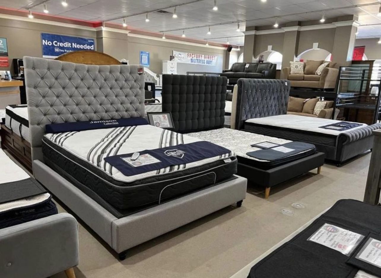 💥MATTRESS BLOWOUT!💥 Queen Mattresses Starting At $199.00!!