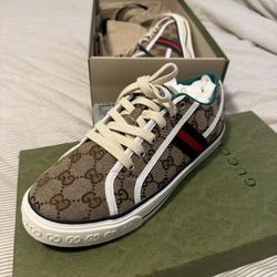 Gucci Shoes 
