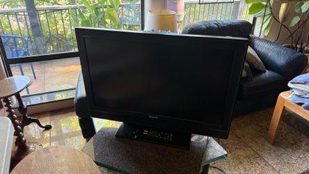 Free Sony Bravia 32” LCD TV. KDL-32ML130