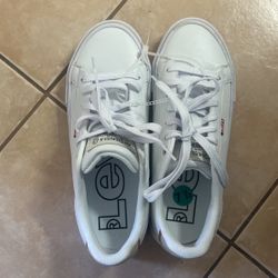 Levi White Sneakers 