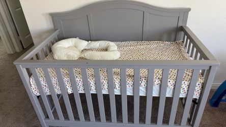 Delta crib