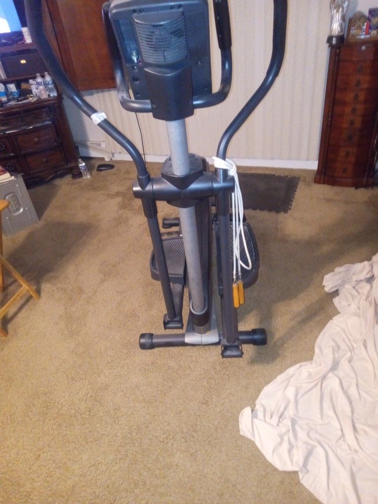 UPDATED May 24, 2025 Golds Gym Stride Trainer 410 Exercise Machine