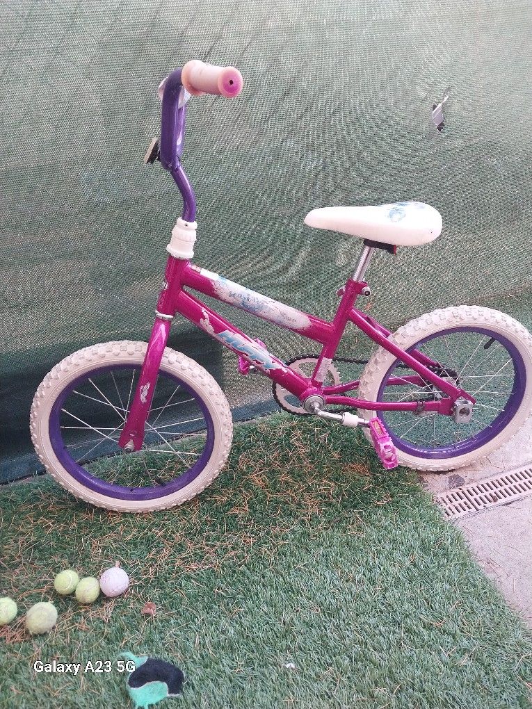 GIRLS HUFFY SEASTAR BIKE