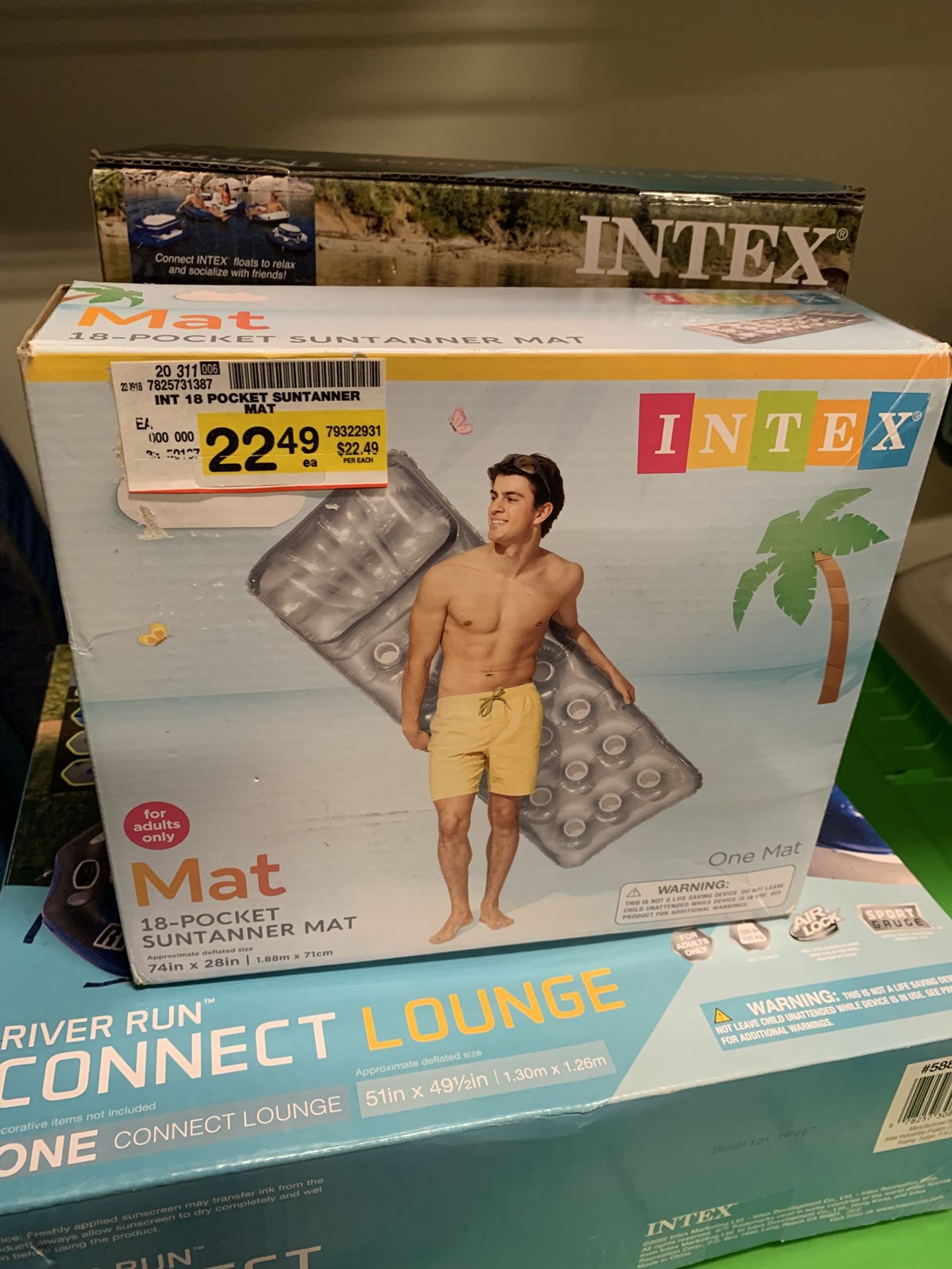 Brand New Inflatable Lounge Bed