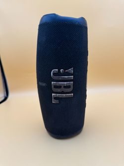 JBL CHARGE 5 PORTABLE SPEAKER USED