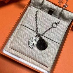 Metal necklace Unisex couple's style Silver