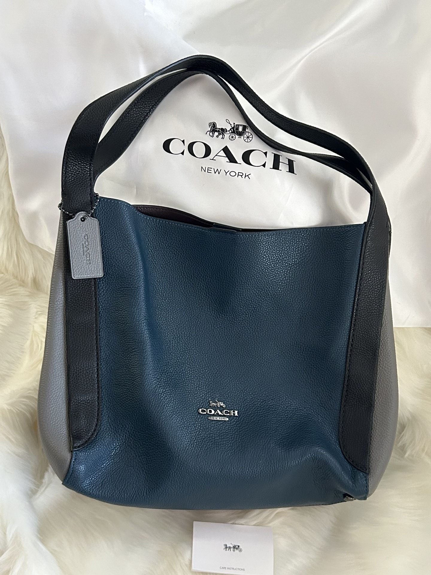 Authentic Coach Hadley Hobo Leather Bag (Like New) 