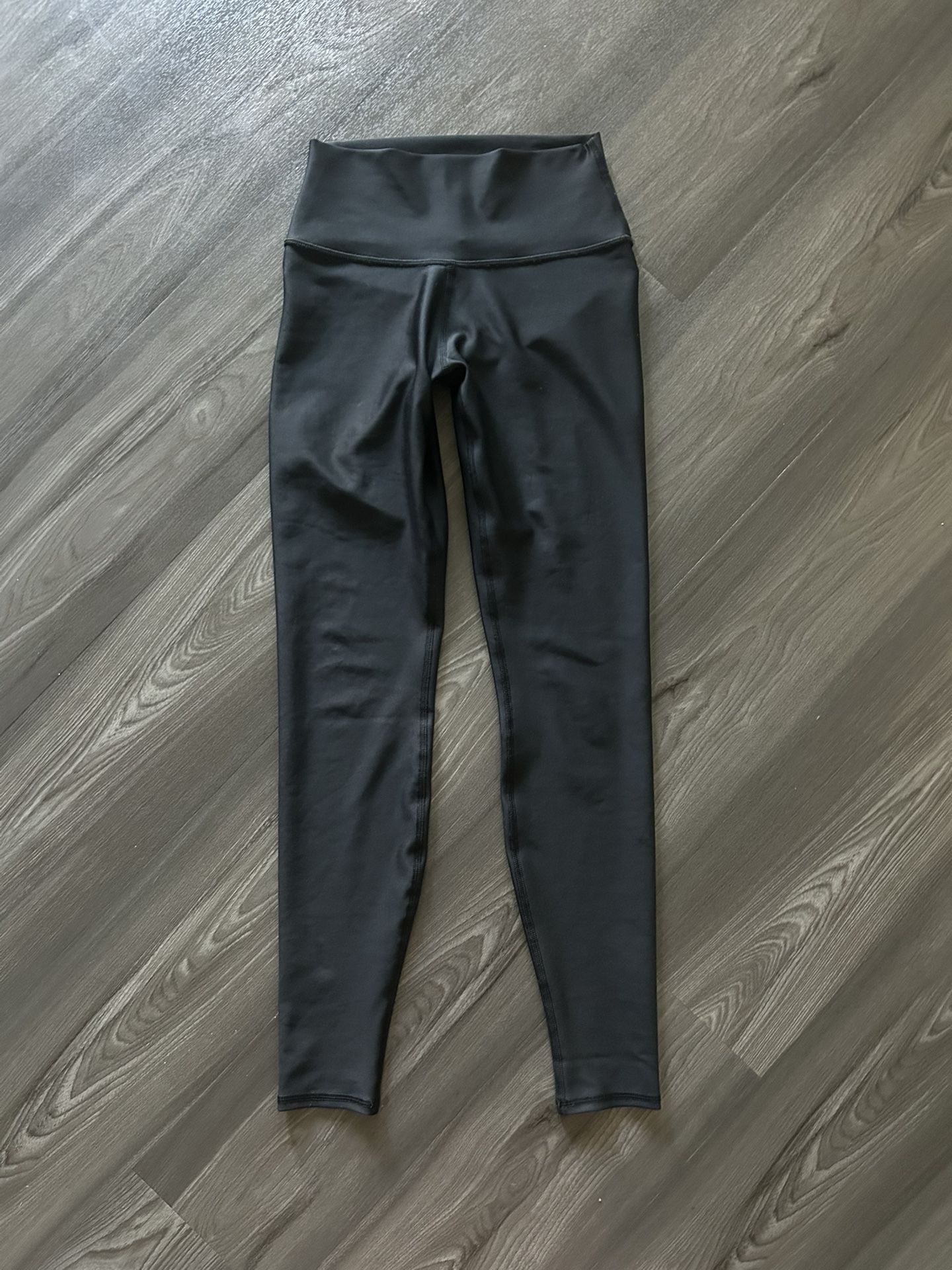 alo leggings - TWO PAIRS - black and camo dark green