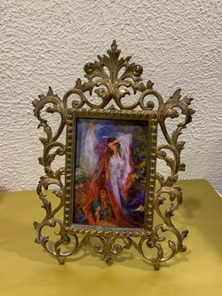 Vintage solid brass picture frame , photo frame , baroque , rococo style 8.50”x11”  The photo size is 4.5”’x 6.25” , there is absolutely a gorgeous po