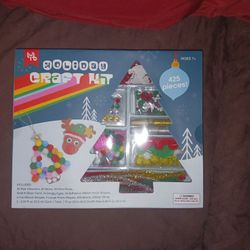 New CHRISTMAS KIT $8