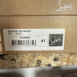 Christian Louboutin So Kate Black 