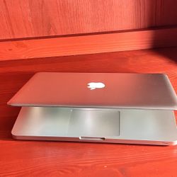 Apple MacBook Pro 13” 256GB SSD i5 8GB RAM macOS 15.1 Sequoia $140
