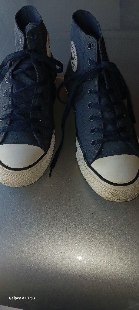 Navy Blue Converse All Star Sneakers Size 11 Men And 13 Women $25