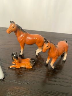 Three vintage three  ceramic mini horse figurines