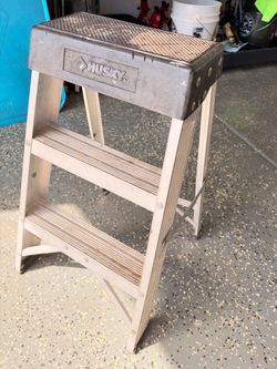 Husky Aluminum Step Ladder