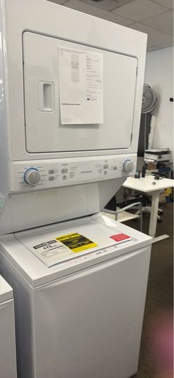 Frigidaire- Stackable 3.9 Cu. Ft Washer & 5.6 Cu.Ft Gas Dryer (Warranty Available)