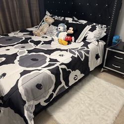 Bedroom set king with mattress