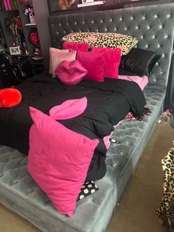 Gray Tufted Bed