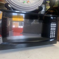 New Microwave Hamilton Beach