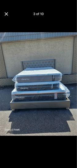 Brand new Queen-size Tempur depic  pro adapt  ( medium ) mattress in plastic