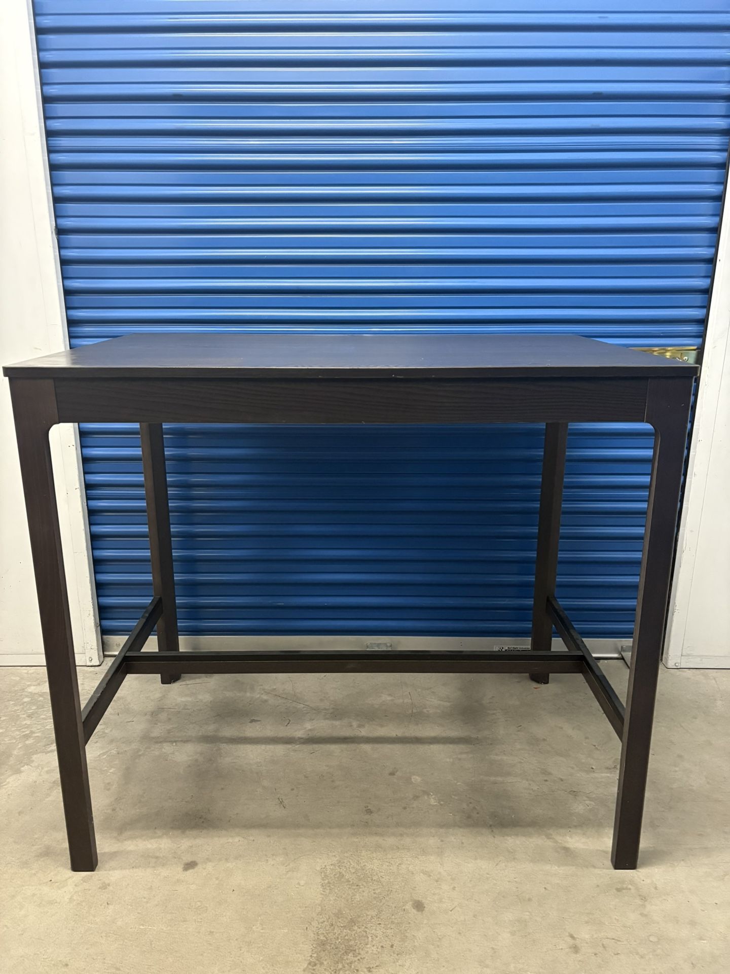 Bar Table With Stools 