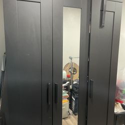 Wardrobe With 3 Doors 1 With Mirror 