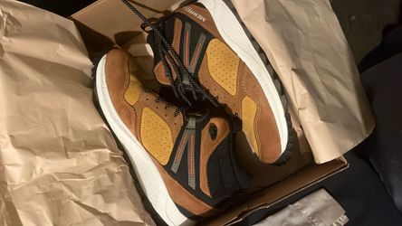 MERRELL HIKING MID BOOTS