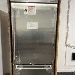 ⭐️⭐️⭐️ KitchenAid 36”  Built In Refrigerator Stainless Steel ⭐️⭐️