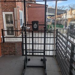 Pull Up Bar Station