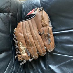 Rawlings baseball glove