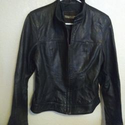 Ladies Vintage Travelers Soft Black Leather Jacket Size Large But Fits Like A Medium