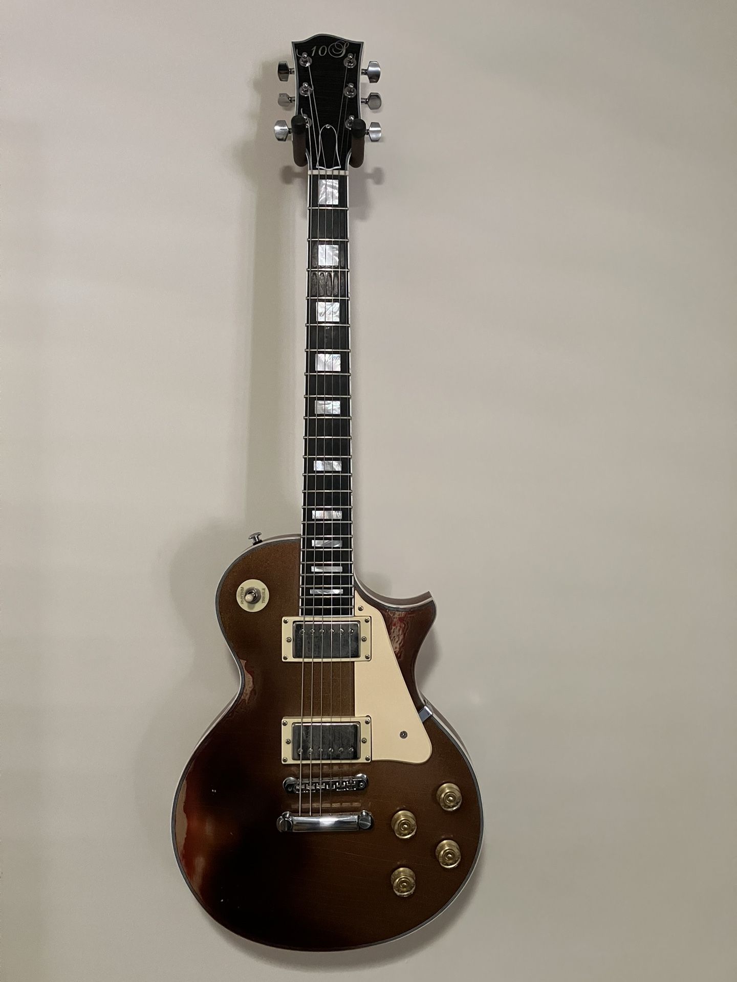 Trade 10S GF Aged Les Paul Electric Guitar Goldtop Cover Cherry Sunburst Relic