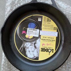 Cast-Iron Skillet Lodge, Dolly Parton Skillet