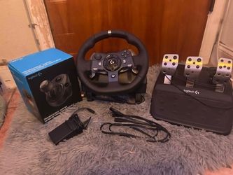 Logitech G920 Racing Wheel + Pedals + Shifter – Excellent Condition