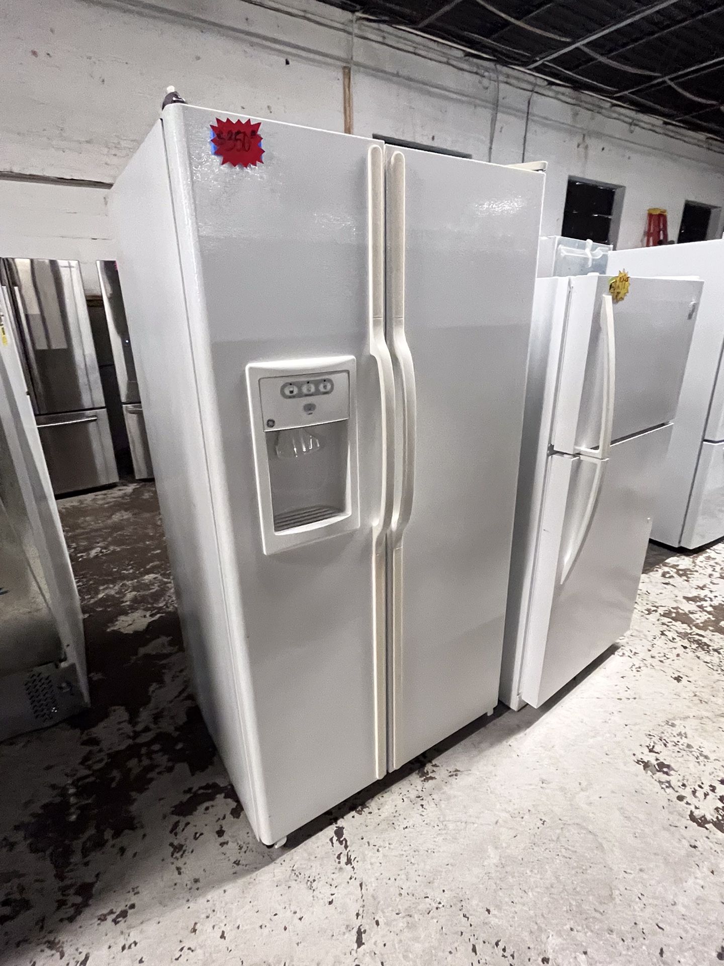 36” Side By Side Door Freezer Fridge White in excellent condition with 4 Months Warranty 