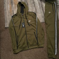 Olive Green Men Nike Sweatsuit Medium 