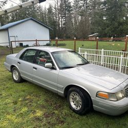 99 Ford Crown Victoria 