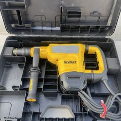 1 3/4” SDS-MAX ROTARY HAMMER 