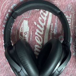 Bluetooth Headphone With Case And Cord New