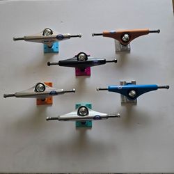 SKATEBOARD ROYAL TRUCK SIZE 5.5  40 EACH PAIRS