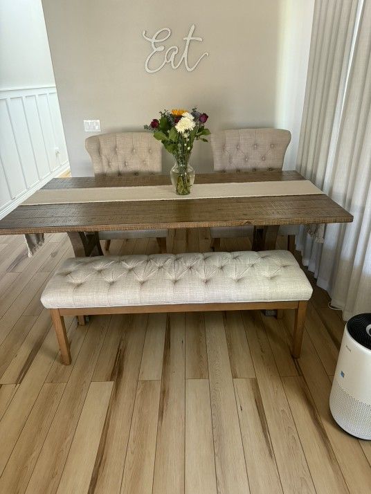 Dining Room Set.