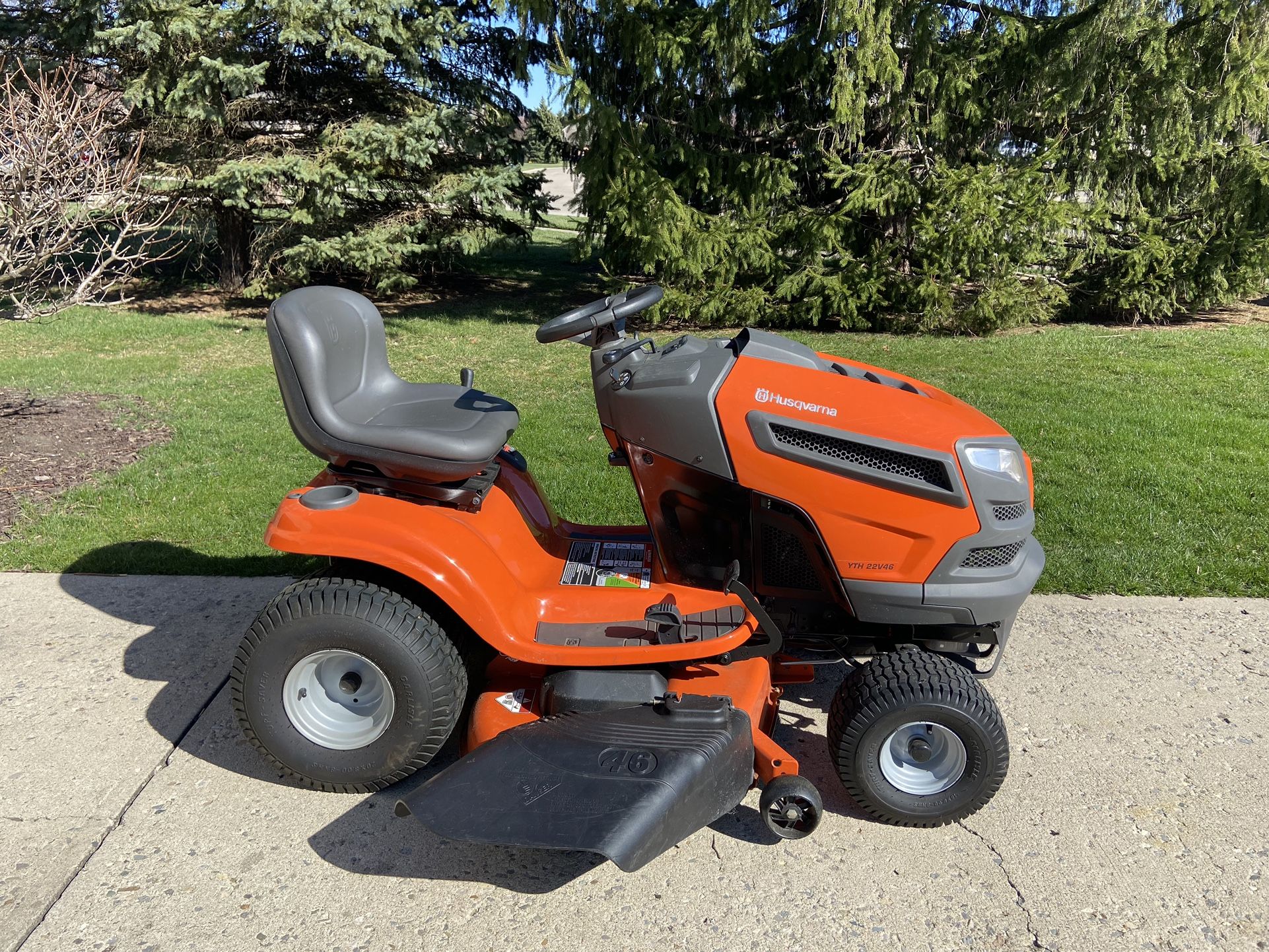 Husqvarna YTH22V46 Riding Lawn Mower for Sale in Springboro, OH OfferUp